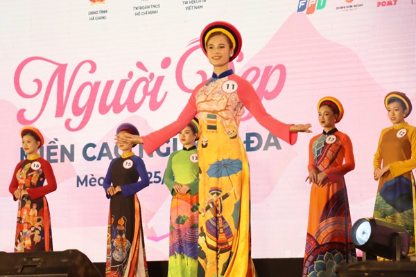 Tạ Thùy Trang đăng quang “ Người đẹp miền cao nguyên đá” năm 2022 - Anh 4