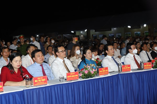 Khai hội Chợ Phong lưu Khâu Vai và đón Bằng xếp hạng Di sản văn hóa phi vật thể quốc gia - Anh 1