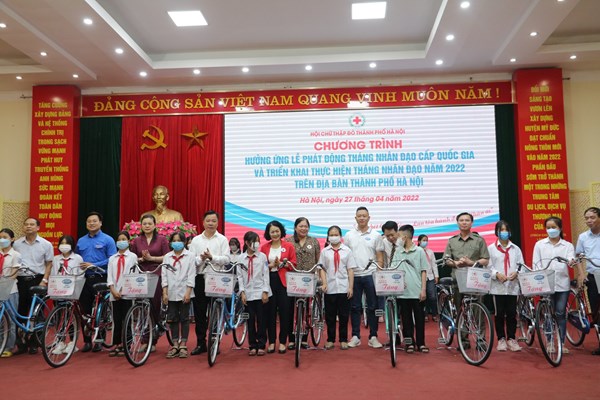 Gắn kết với nhau bằng những việc làm nhỏ bé - Anh 1