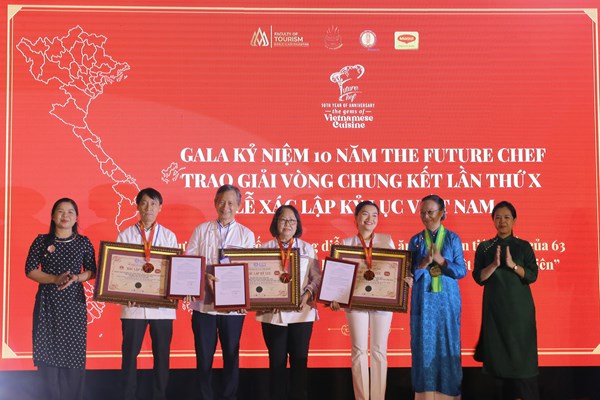Xác lập Kỷ lục Việt Nam – Tôn vinh ẩm thực Việt - Anh 1