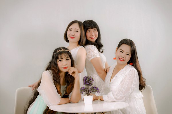 Dịch văn học: Con đường đã sáng hơn - Anh 1
