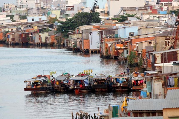 Di dời nhà trên kênh ở TP.HCM: Xây dựng hình ảnh thành phố nghĩa tình - Anh 1