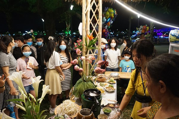 Nhiều món ăn độc đáo tại Ngày hội 