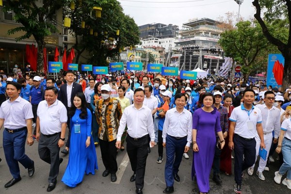 Sải bước cùng SEA Games 31 - Anh 1