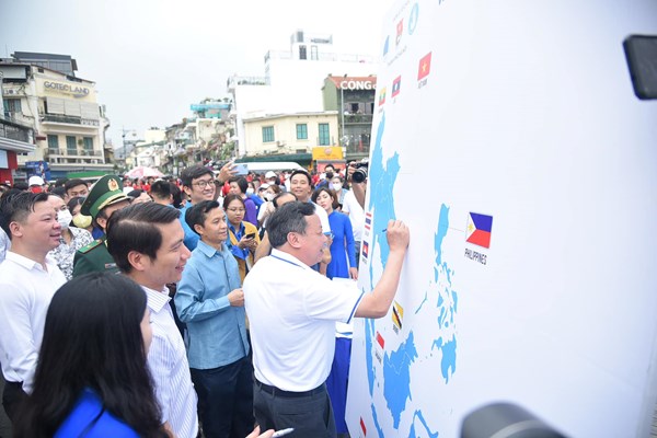 Sải bước cùng SEA Games 31 - Anh 3