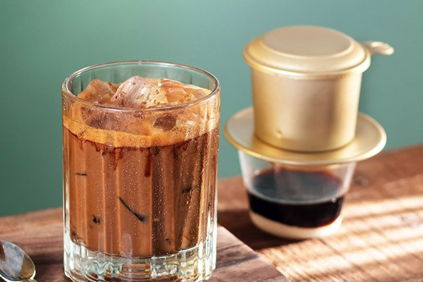 Cà phê sữa đá Việt Nam được đề cử vào “Top 10 thức uống ngon tuyệt của thế giới 2022” - Anh 1