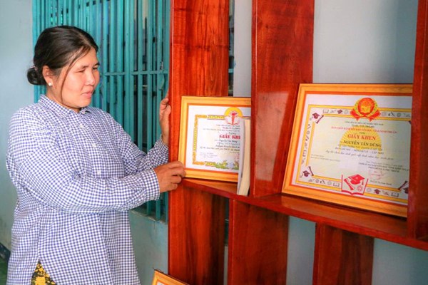 Học trò nghèo giành vé sang châu Âu dự thi Olympic Vật lý - Anh 1