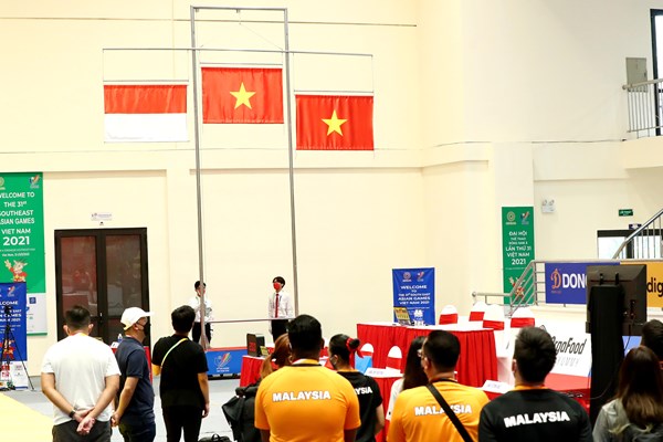SEA Games 31: Nhung khoanh khac an tuong tai nha thi dau Cau Giay - Anh 10