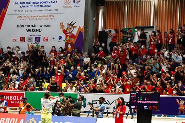 SEA Games 31: Nhung khoanh khac an tuong tai nha thi dau Cau Giay - Anh 9