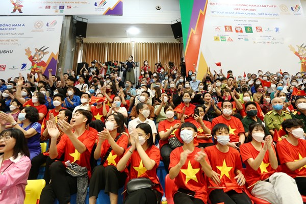 SEA Games 31: Nhung khoanh khac an tuong tai nha thi dau Cau Giay - Anh 12