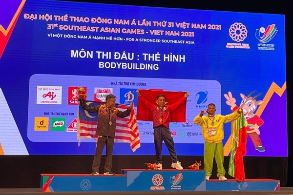 Thể hình Việt Nam lập “cú đúp vàng” trong ngày ra quân - Anh 2