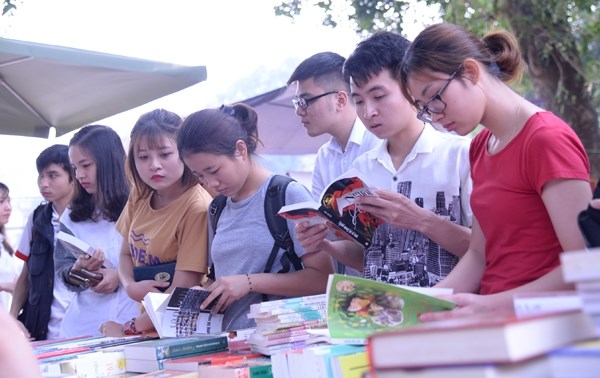 Nhiều hoạt động tại tuần lễ Sách Khoa học và Công nghệ lần thứ I năm 2022 - Anh 1