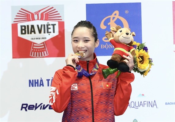 Dương Thuý Vi hoàn tất “cú đúp”, mang về HCV thứ ba cho Wushu Việt Nam - Anh 4