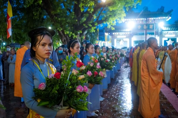 Trang nghiêm lễ rước Phật tại Huế - Anh 10