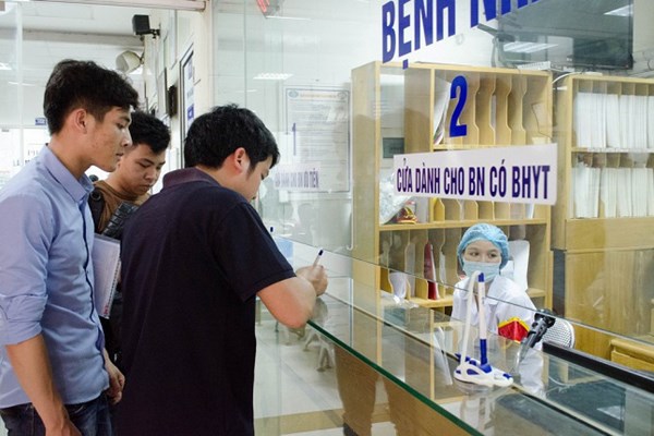 BHXH Việt Nam lên tiếng khi dừng thanh toán BHYT với máy mượn, máy đặt - Anh 1