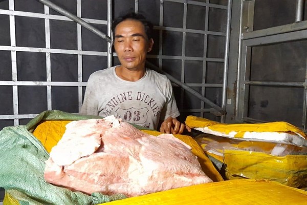 Quảng Trị liên tiếp bắt giữ hơn 7 tấn thực phẩm không rõ nguồn gốc - Anh 1