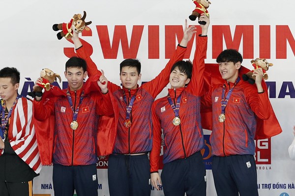 Bơi tiếp sức Việt Nam xô đổ kỷ lục SEA Games - Anh 3
