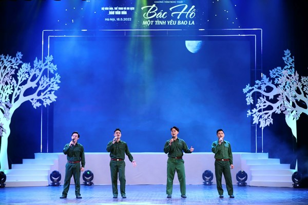 Chương trình nghệ thuật “Bác Hồ một tình yêu bao la”: Hát về Người, tình yêu thiết tha nhất... - Anh 11