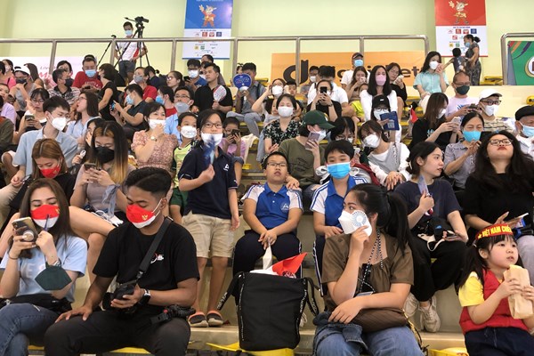 Cổ vũ văn minh, hết mình đến những phút giây cuối cùng - Anh 3