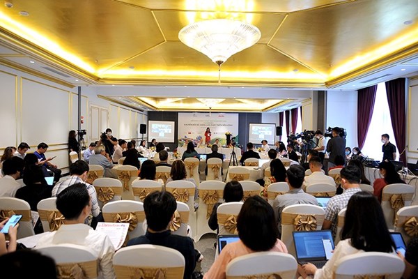 Chuyển đổi số- động lực để du lịch phát triển bền vững - Anh 6