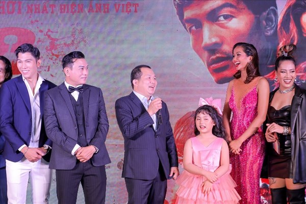 Đạo diễn Lương Đình Dũng: 