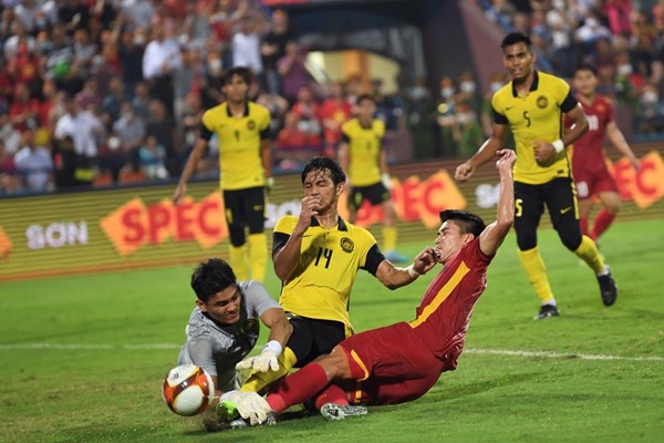 Thắng nghẹt thở Malaysia, U23 Việt Nam vào chung kết SEA Games 31 - Anh 7