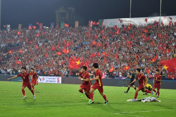 Thắng nghẹt thở Malaysia, U23 Việt Nam vào chung kết SEA Games 31 - Anh 8