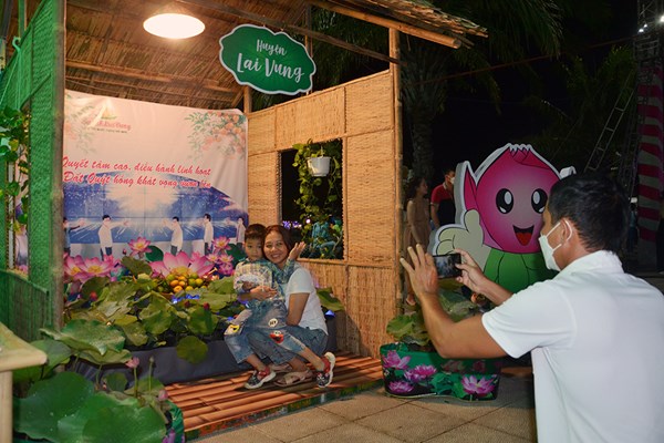 Khai mạc Lễ hội Sen Đồng Tháp - Anh 3