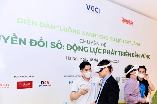 “Luồng xanh” cho du lịch Việt Nam cất cánh: Chuyển đổi số là tất yếu! - Anh 1