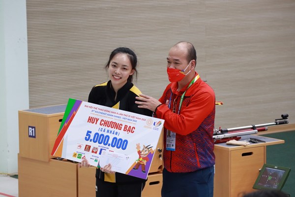Hoa khôi 18 tuổi của môn Bắn súng đoạt HCV SEA Games 31 - Anh 1