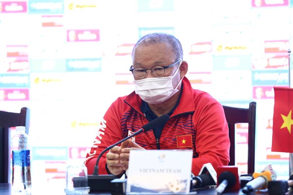HLV Park Hang-seo: Tôi có trách nhiệm dẫn dắt đội tuyển đi đến thắng lợi - Anh 1
