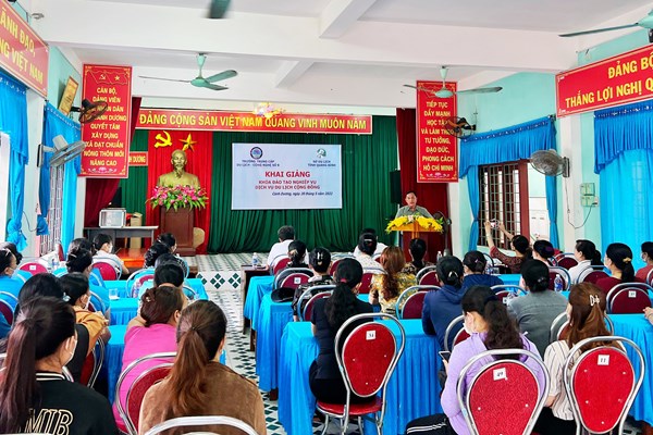 Quảng Bình mở lớp dạy tiếng Anh cho người dân ở làng du lịch cộng đồng - Anh 1