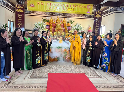 Tình nhân ái và lòng hướng về quê hương của người Việt ở Varsovie - Anh 6