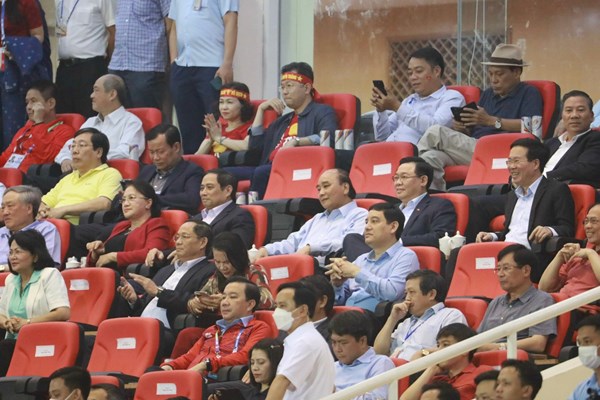 Thủ tướng: Đảng và Nhà nước sẽ tiếp tục quan tâm hơn nữa để phát triển thể thao nước nhà - Anh 1