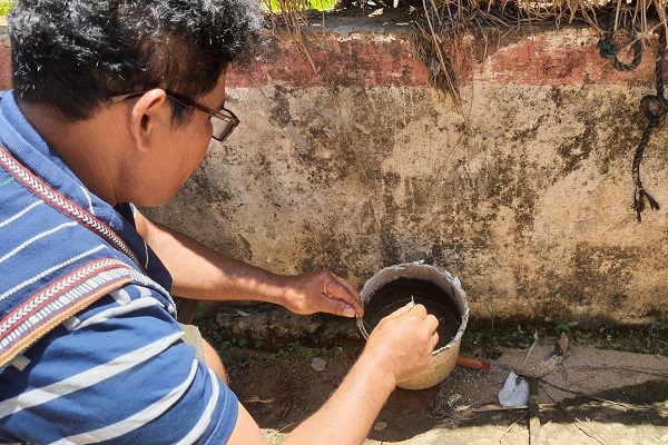Nghệ nhân người Chu Ru gần 40 năm giữ nghề truyền thống - Anh 3