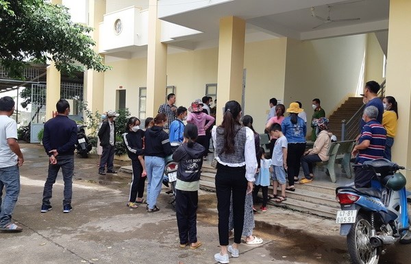 Xung quanh vụ mẹ đẻ làm giấy khai tử cho  con: Đã tìm thấy cháu bé ở... Đắk Nông - Anh 2