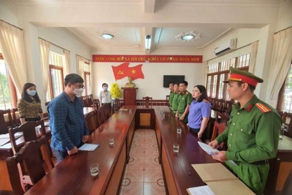 Đắk Lắk: Khởi tố Nguyên hiệu trưởng và kế toán Trường cao đẳng sư phạm lập hồ sơ khống chi tiền sai quy định - Anh 2