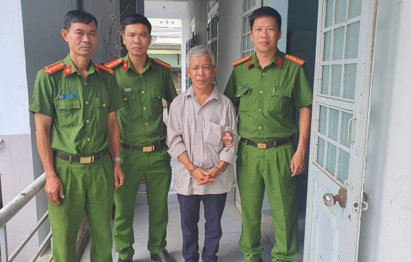 Đắk Lắk: Bắt giam đối tượng đổ thuốc sâu xuống giếng để giết vợ cũ - Anh 1