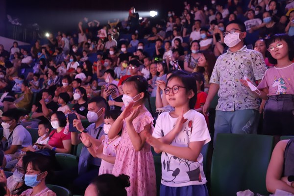''Chúa tể rừng xanh'' – Đưa giáo trình sách giáo khoa vào nghệ thuật xiếc - Anh 4