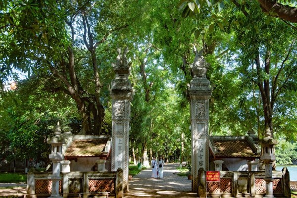 Đền Voi Phục, đền Quán Thánh đón Bằng xếp hạng di tích Quốc gia đặc biệt - Anh 1