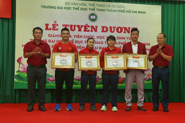 Tuyên dương giảng viên, viên chức, HVSV hoàn thành xuất sắc nhiệm vụ tại SEA Games 31 - Anh 3