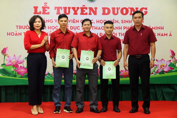 Tuyên dương giảng viên, viên chức, HVSV hoàn thành xuất sắc nhiệm vụ tại SEA Games 31 - Anh 5