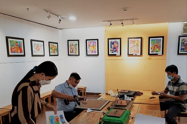 Đà Nẵng: Triển lãm mỹ thuật Nâng cánh ước mơ - Anh 2