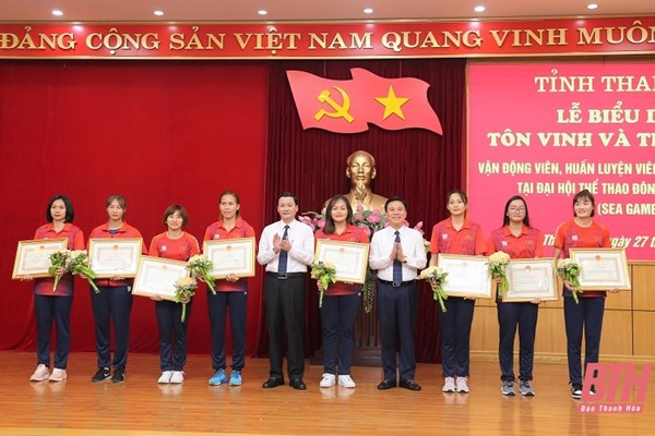 Thanh Hóa tôn vinh, trao thưởng cho các VĐV, HLV giành thành tích xuất sắc tại SEA Games 31 - Anh 1