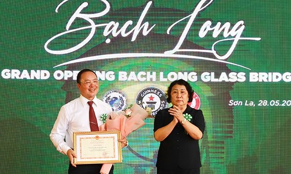 Khánh thành cầu kính đi bộ dài nhất thế giới ở Mộc Châu - Anh 3