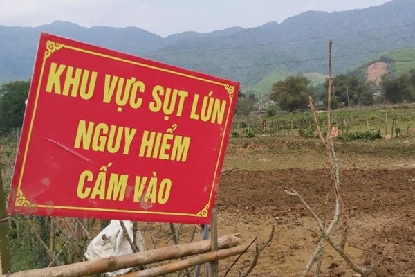 Nghệ An: Phê bình Sở NN&PTNT vì chậm tìm ra nguyên nhân gây ra “hố tử thần” - Anh 1