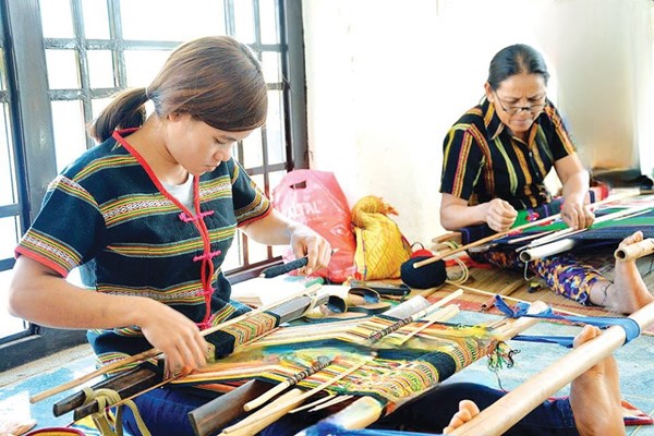 Đắk Nông: Hướng đi mới cho phát triển du lịch cộng đồng - Anh 1