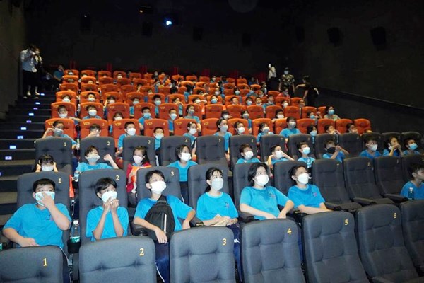 CGV chiếu phim miễn phí cho trẻ em khó khăn nhân dịp Tết thiếu nhi - Anh 1