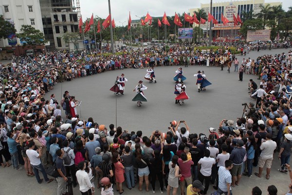 Tuần lễ Festival Huế 2022: Hứa hẹn mang đến “bữa tiệc” văn hóa đặc sắc - Anh 1