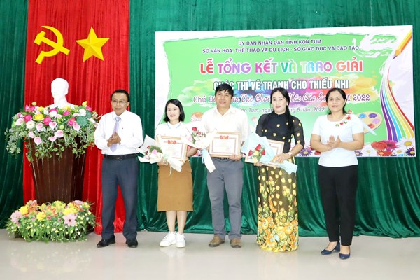 Kon Tum: Tổng kết, trao giải Cuộc thi vẽ tranh cho thiếu nhi năm 2022 - Anh 2